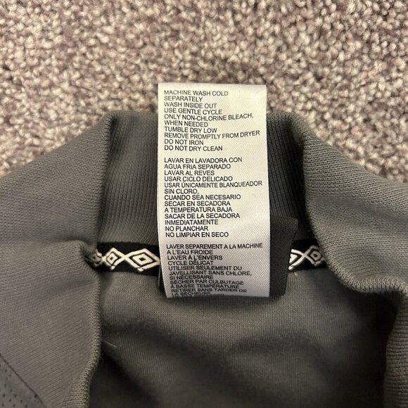 Umbro Kids Tech Soccer Full Zip Jacket Size XL (16/18) Gray Zipped Pockets NWT - Picture 12 of 14